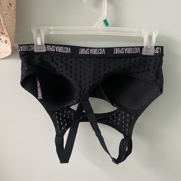 🖤Victoria’s Secret sports bra with mesh detailing & three-way strap adjustment - Picture 6 of 9